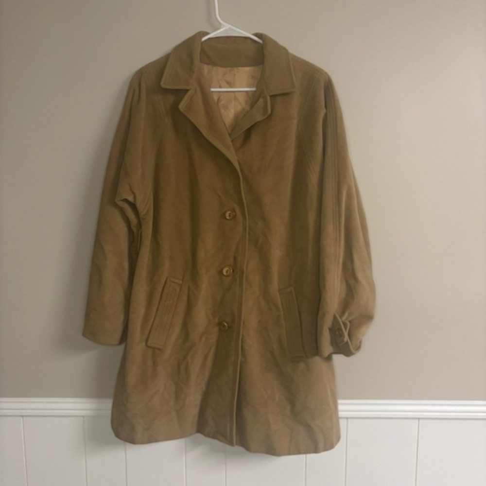 Juli de Roma Manmade Cashmere Tan Trench Coat with Notched Lapel and Relaxed Fit